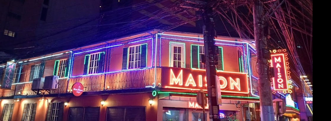 Maison banner
