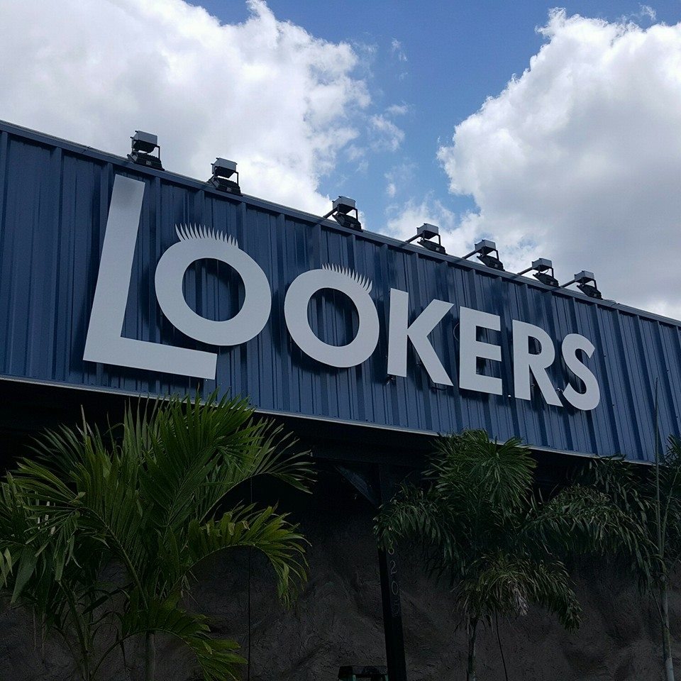 logo for Lookers Tampa